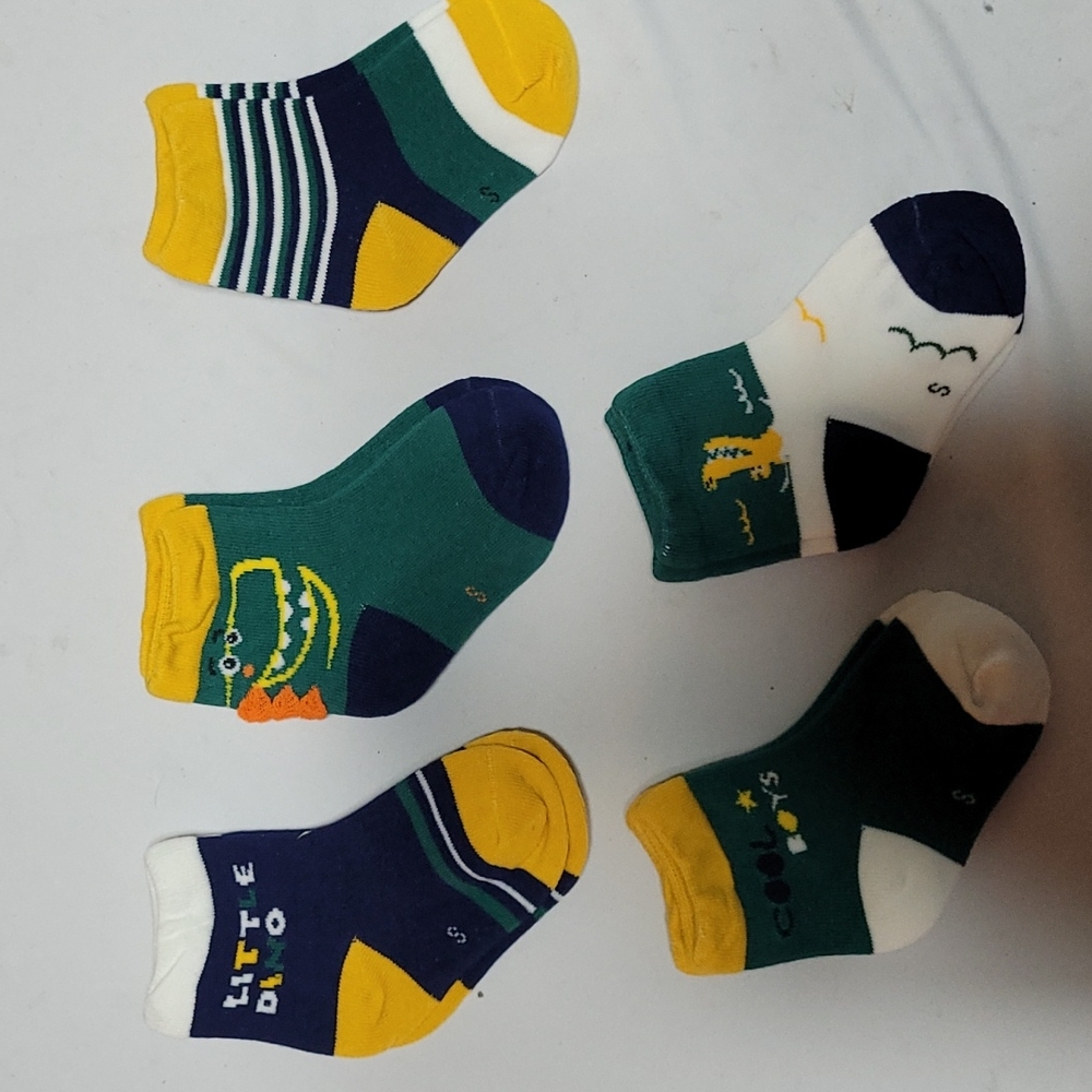 5 PAIRS BOYS SOCKS